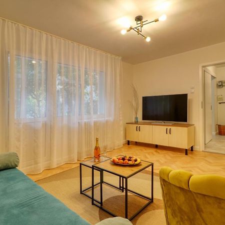 Quito Apartment - Stylish & Quiet Bukarest Kültér fotó