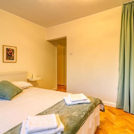 Quito Apartment - Stylish & Quiet Bukarest Kültér fotó